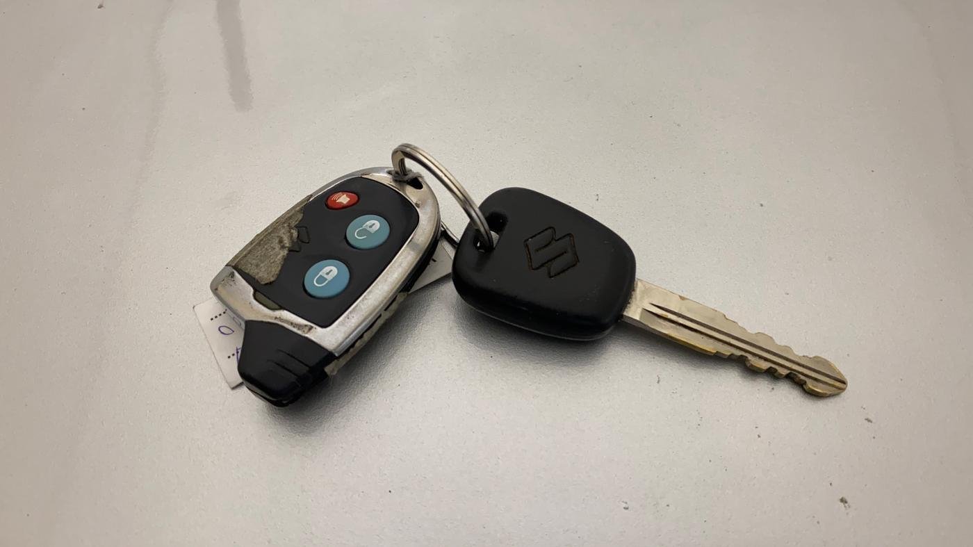 2021 Maruti Swift LXI, Petrol, Manual, 79,729 km, Key Close Up