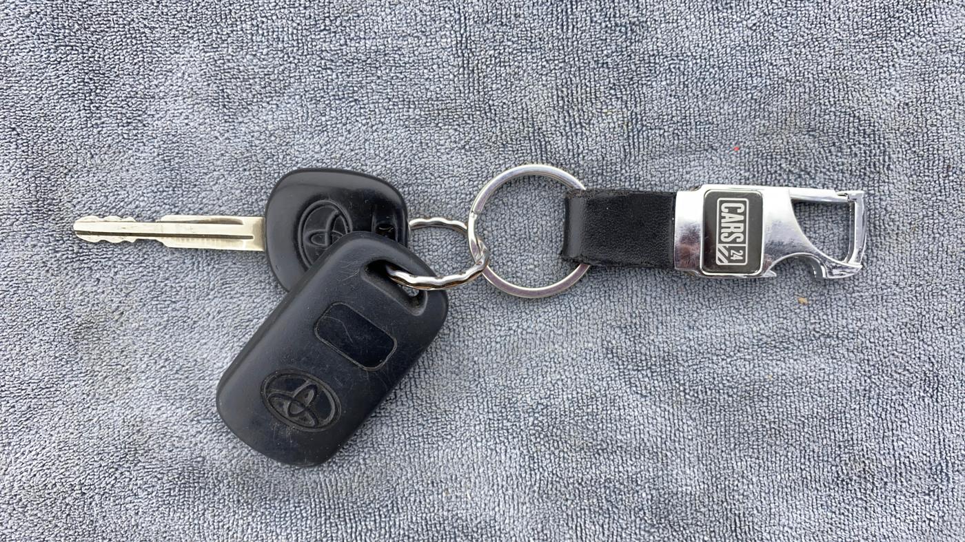 2011 Toyota Etios Liva G, Petrol, Manual, 49,880 km, Key Close Up