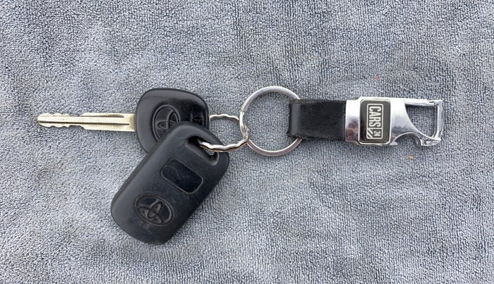 2011 Toyota Etios Liva G, Petrol, Manual, 49,880 km, Key Close Up