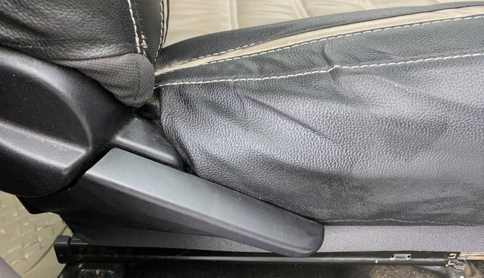 2011 Toyota Etios Liva G, Petrol, Manual, 49,880 km, Driver Side Adjustment Panel