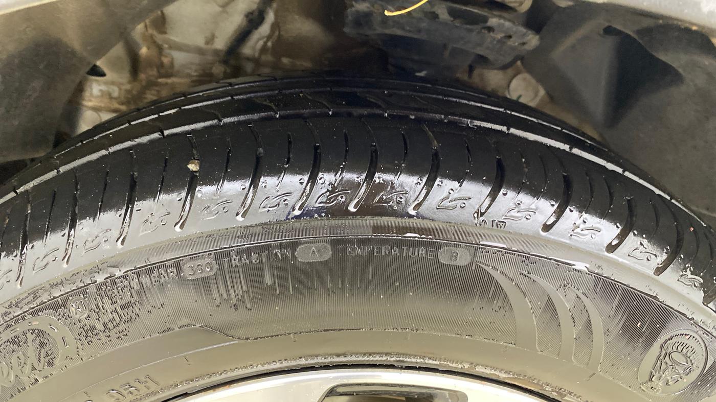 2025 Mahindra XUV 3XO AX5L 1.2 TGDi AT, Petrol, Automatic, 14,049 km, Left Front Tyre Tread