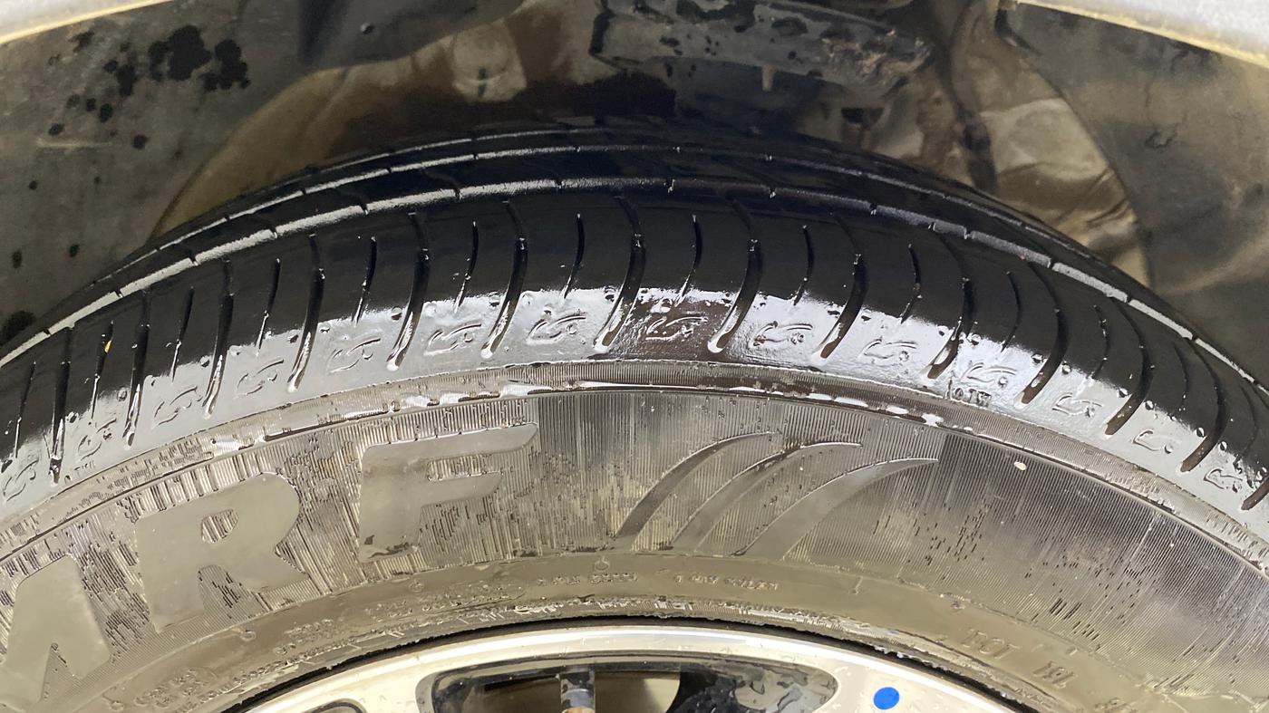 2025 Mahindra XUV 3XO AX5L 1.2 TGDi AT, Petrol, Automatic, 14,049 km, Right Front Tyre Tread