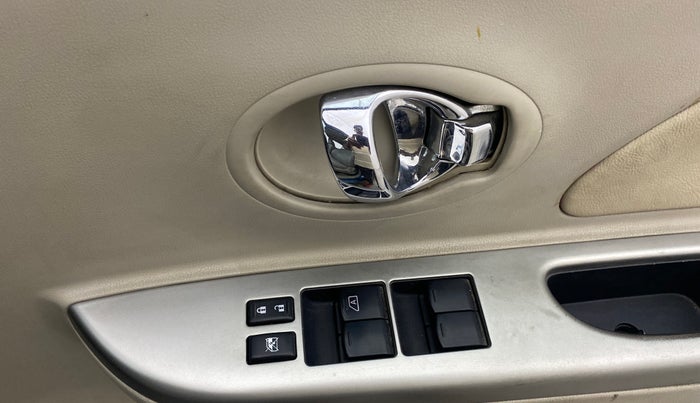 2014 Nissan Micra XV CVT, Petrol, Automatic, 53,204 km, Driver Side Door Panels Control