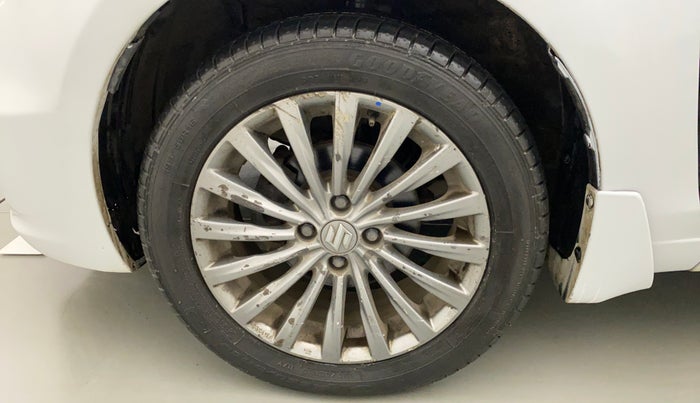 2015 Maruti Ciaz ZDI+ SHVS, Diesel, Manual, 1,16,418 km, Left Front Wheel