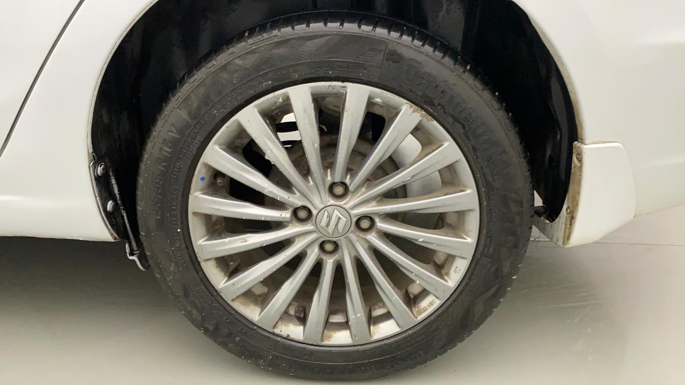 2015 Maruti Ciaz ZDI+ SHVS, Diesel, Manual, 1,16,418 km, Left Rear Wheel