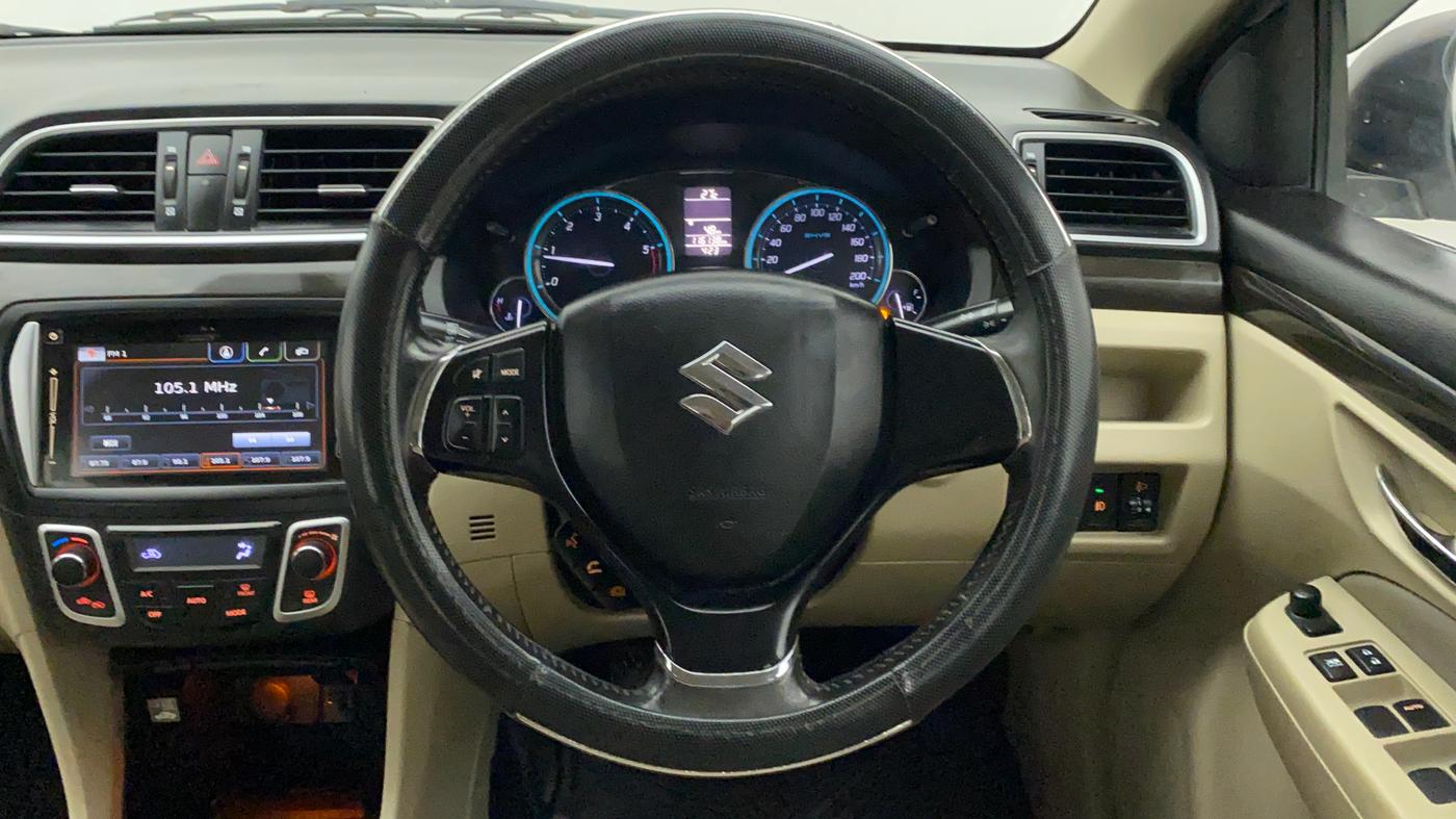 2015 Maruti Ciaz ZDI+ SHVS, Diesel, Manual, 1,16,418 km, Steering Wheel Close Up