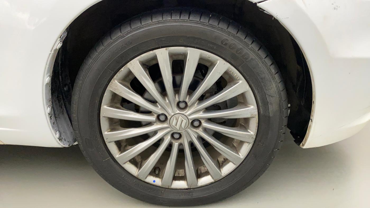 2015 Maruti Ciaz ZDI+ SHVS, Diesel, Manual, 1,16,418 km, Right Front Wheel