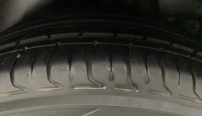 2017 Hyundai Creta SX PLUS AT 1.6 DIESEL, Diesel, Automatic, 80,070 km, Left Rear Tyre Tread