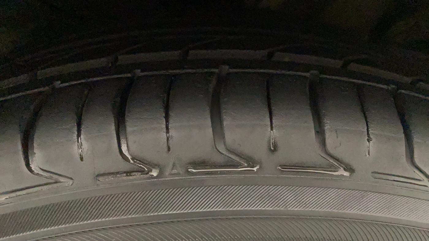2017 Hyundai Creta SX PLUS AT 1.6 DIESEL, Diesel, Automatic, 80,070 km, Right Front Tyre Tread