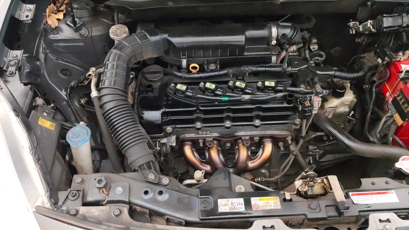 2020 Maruti Swift VXI AMT, Petrol, Automatic, 28,478 km, Engine View - Right