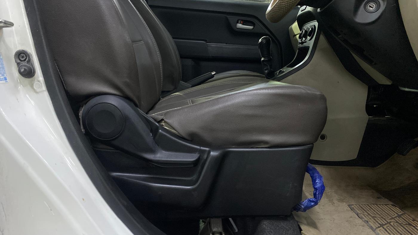 2022 Maruti New Wagon-R VXI (O) 1.2, Petrol, Manual, 41,918 km, Driver Side Adjustment Panel