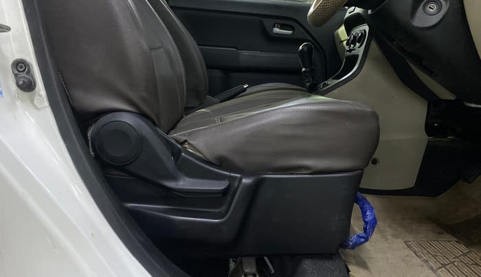 2022 Maruti New Wagon-R VXI (O) 1.2, Petrol, Manual, 41,918 km, Driver Side Adjustment Panel