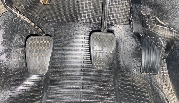 2018 Tata NEXON XZ PETROL, Petrol, Manual, 92,407 km, Pedals