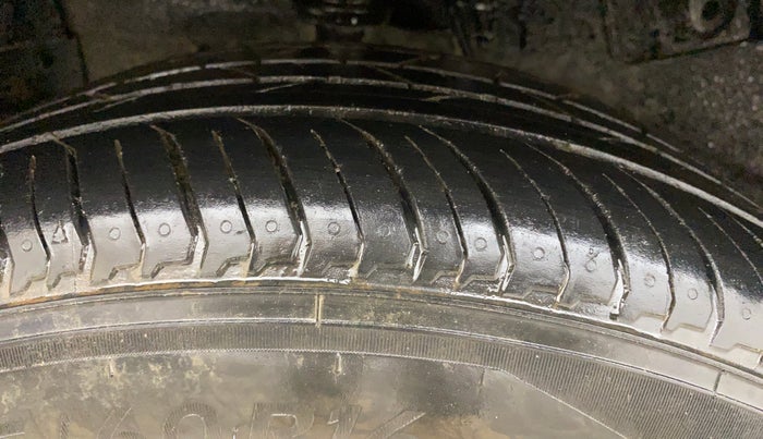 2018 Tata NEXON XZ PETROL, Petrol, Manual, 92,407 km, Right Rear Tyre Tread