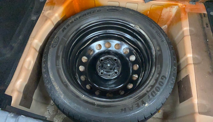 2018 Tata NEXON XZ PETROL, Petrol, Manual, 92,407 km, Spare Tyre