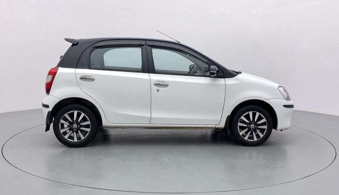 2016 Toyota Etios Liva V  LIMITED, Petrol, Manual, 36,589 km, Right Side View