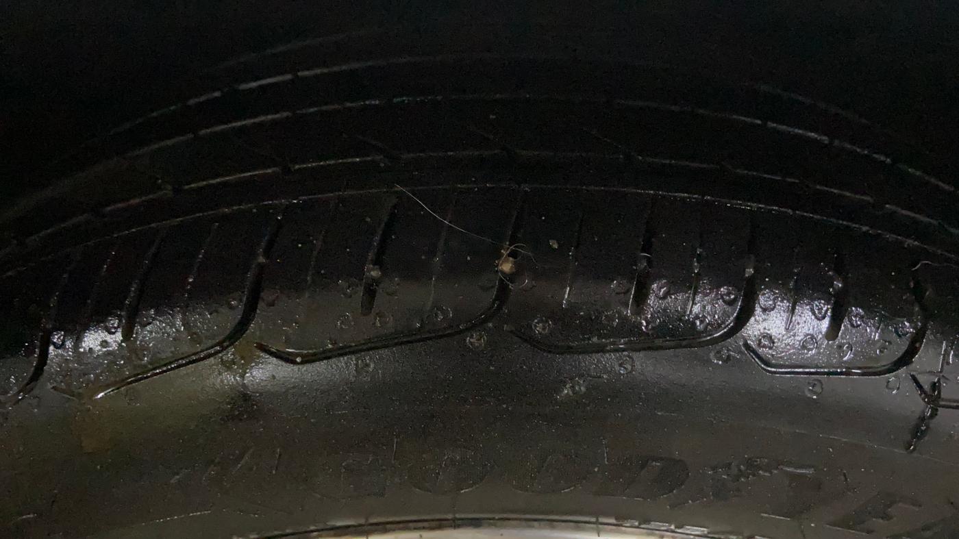 2020 Maruti Baleno ZETA PETROL 1.2, CNG, Manual, 60,769 km, Right Front Tyre Tread