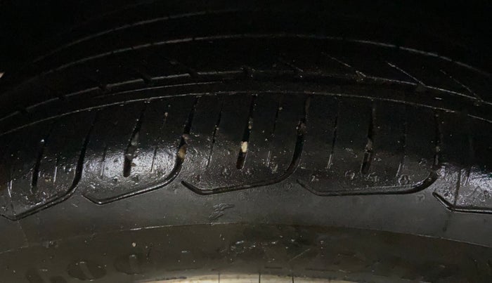 2020 Maruti Baleno ZETA PETROL 1.2, CNG, Manual, 60,541 km, Right Rear Tyre Tread