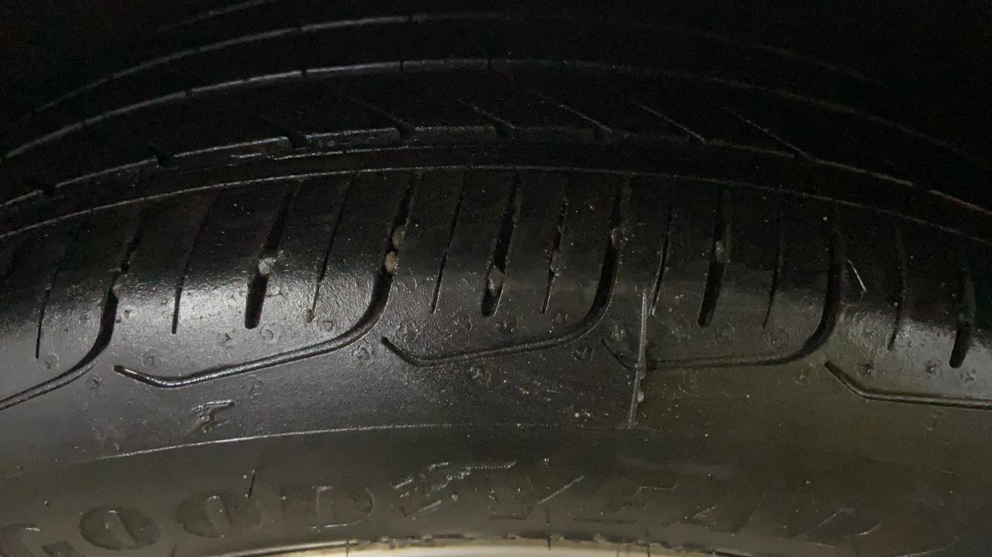2020 Maruti Baleno ZETA PETROL 1.2, CNG, Manual, 60,769 km, Left Front Tyre Tread