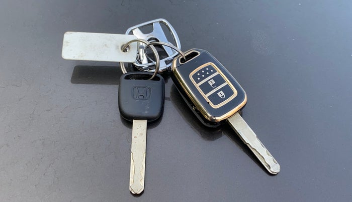 2018 Honda WR-V 1.2L I-VTEC VX MT, Petrol, Manual, 55,624 km, Key Close Up