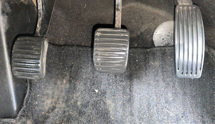 2015 Fiat Punto EVO DYNAMIC 1.2, Petrol, Manual, 1,00,877 km, Pedals