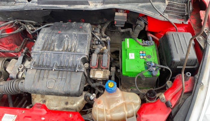 2015 Fiat Punto EVO DYNAMIC 1.2, Petrol, Manual, 1,00,877 km, Engine View - Left