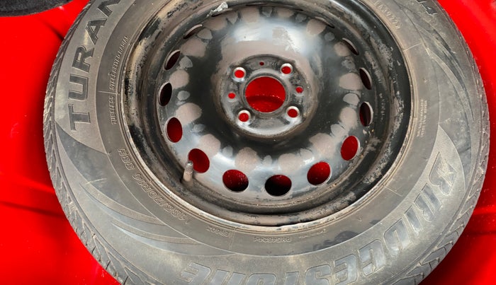 2015 Fiat Punto EVO DYNAMIC 1.2, Petrol, Manual, 1,00,877 km, Spare Tyre