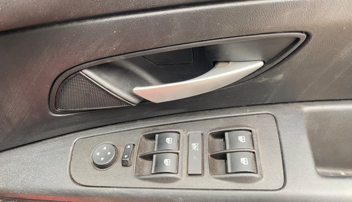 2015 Fiat Punto EVO DYNAMIC 1.2, Petrol, Manual, 1,00,877 km, Driver Side Door Panels Control