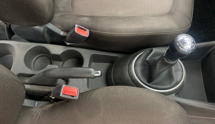 2013 Hyundai i20 SPORTZ 1.2, Petrol, Manual, 61,889 km, Gear Lever