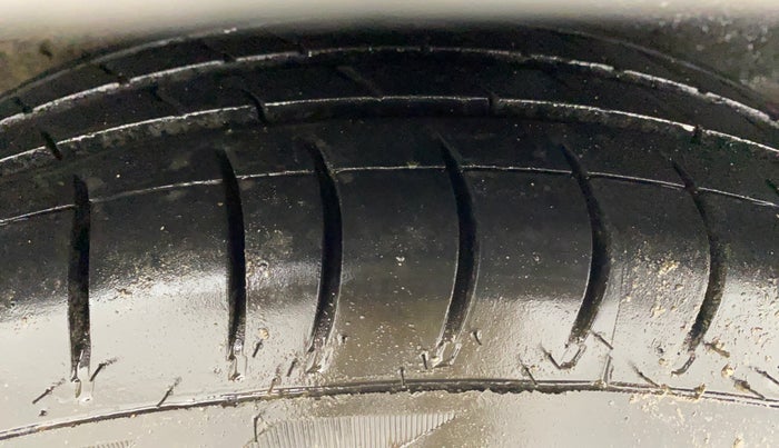 2016 Hyundai i10 SPORTZ 1.1, Petrol, Manual, 56,616 km, Left Rear Tyre Tread