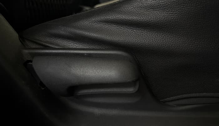 2016 Maruti Swift VXI O, Petrol, Manual, 79,152 km, Driver Side Adjustment Panel