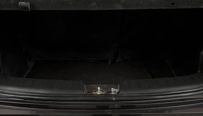 2016 Maruti Swift VXI O, Petrol, Manual, 79,152 km, Boot Inside