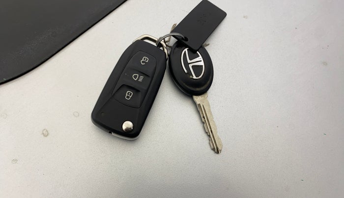 2014 Tata Zest XMS PETROL, Petrol, Manual, 38,531 km, Key Close Up