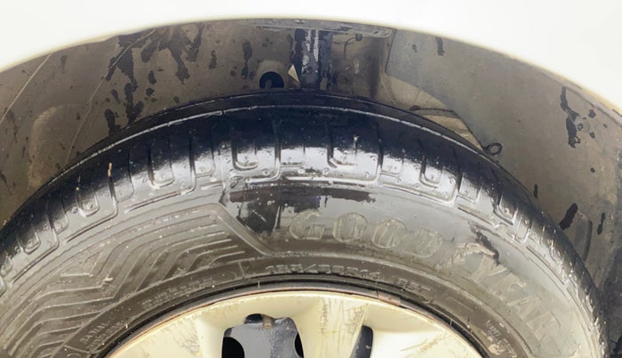 2019 Maruti Swift VXI AMT, Petrol, Automatic, 72,175 km, Right Front Tyre Tread