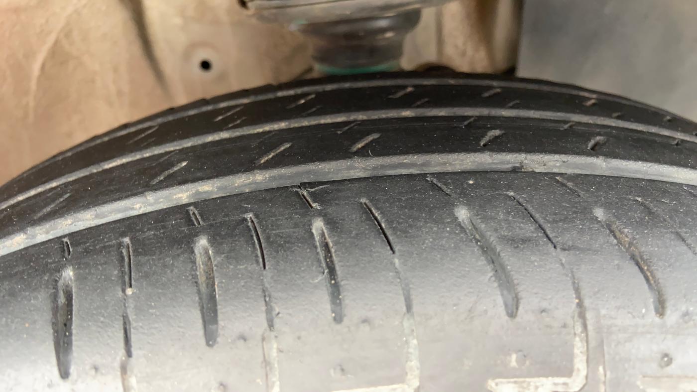 2024 Maruti IGNIS ZETA 1.2 AMT, Petrol, Automatic, 29,025 km, Right Front Tyre Tread