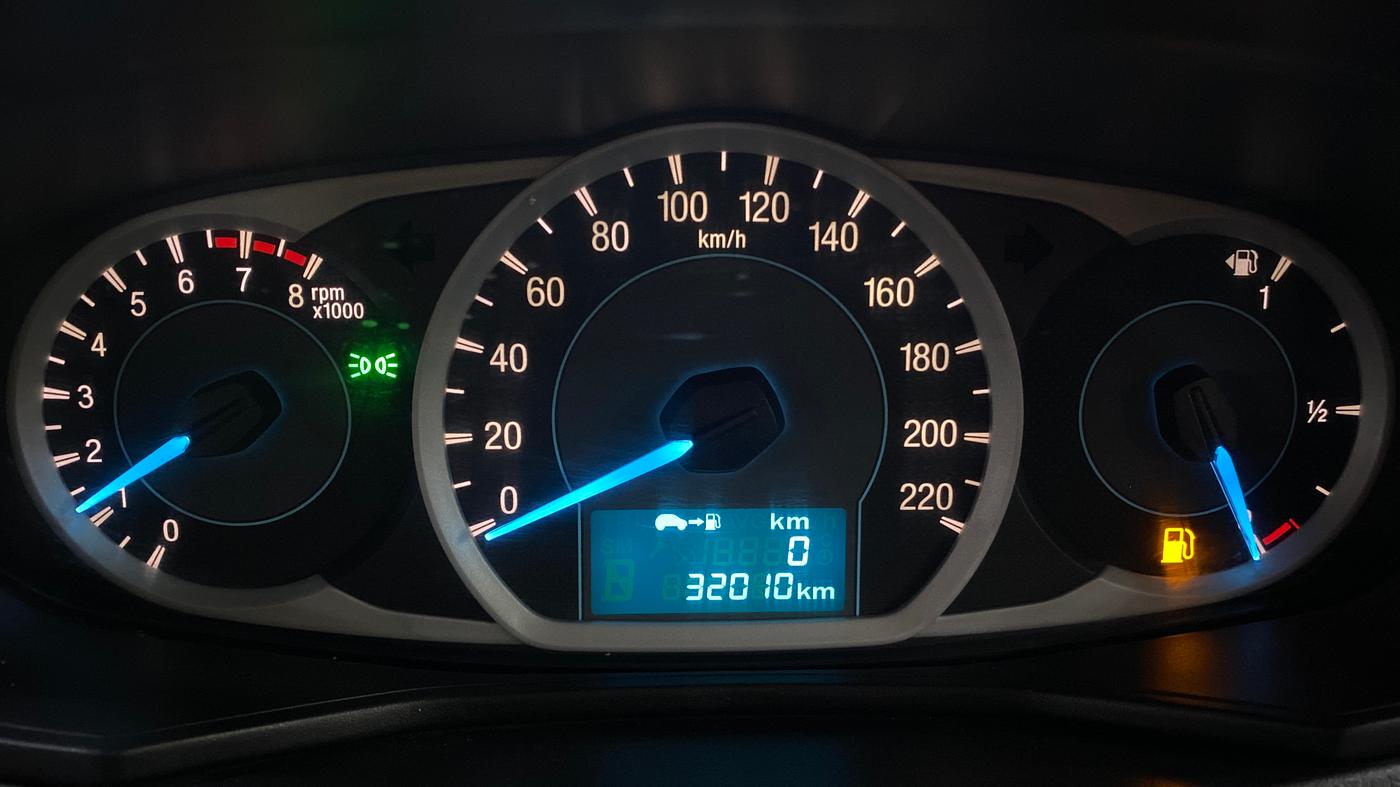 2015 Ford Figo Aspire TREND 1.2 PETROL, Petrol, Manual, 31,380 km, Odometer Image