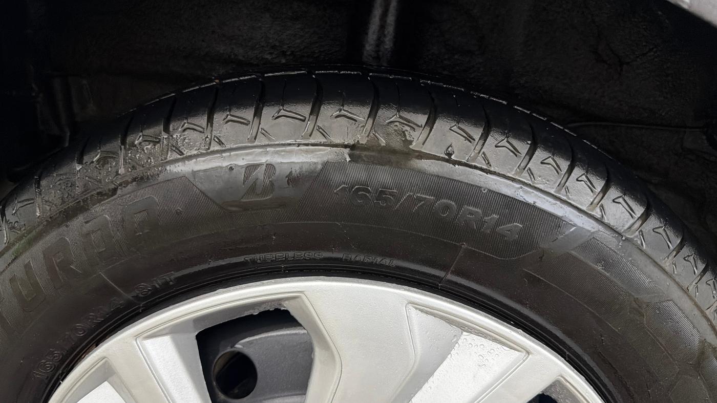 2022 Hyundai NEW SANTRO MAGNA EXECUTIVE CNG, CNG, Manual, 75,360 km, Right Rear Tyre Tread