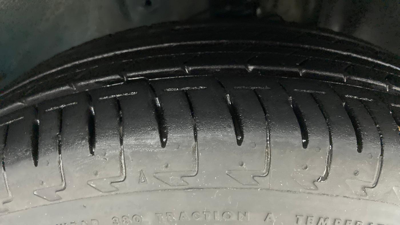 2021 Maruti IGNIS ALPHA 1.2 K12 AMT, Petrol, Automatic, 10,005 km, Right Front Tyre Tread