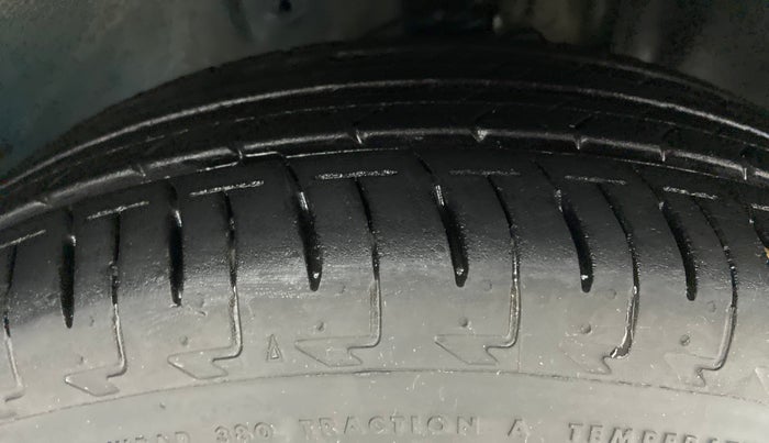 2021 Maruti IGNIS ALPHA 1.2 K12 AMT, Petrol, Automatic, 10,005 km, Right Front Tyre Tread