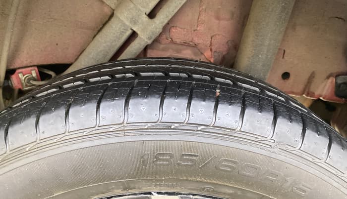 2017 Mahindra KUV 100 NXT K8 P 6 STR, Petrol, Manual, 19,051 km, Left Rear Tyre Tread