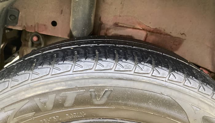 2017 Mahindra KUV 100 NXT K8 P 6 STR, Petrol, Manual, 19,051 km, Right Rear Tyre Tread