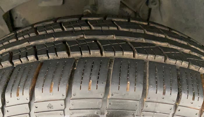 2015 Nissan Terrano XL (P), Petrol, Manual, 72,643 km, Left Front Tyre Tread