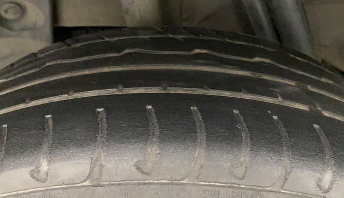 2015 Nissan Terrano XL (P), Petrol, Manual, 72,643 km, Right Rear Tyre Tread