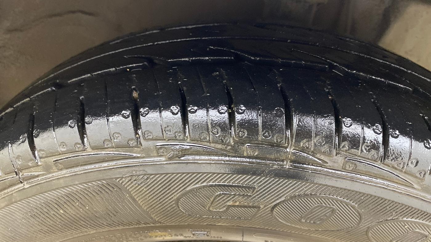 2013 Hyundai Eon ERA +, Petrol, Manual, 60,156 km, Right Front Tyre Tread