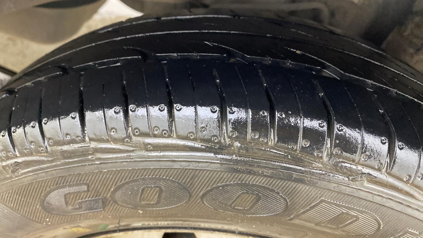 2013 Hyundai Eon ERA +, Petrol, Manual, 60,156 km, Left Rear Tyre Tread