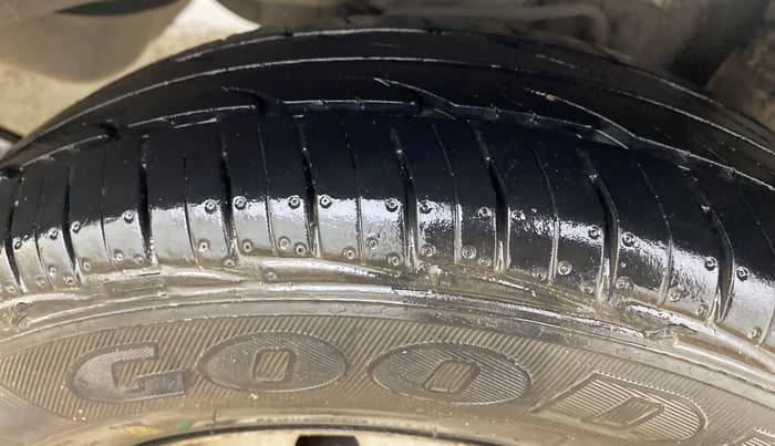 2013 Hyundai Eon ERA +, Petrol, Manual, 60,156 km, Left Rear Tyre Tread