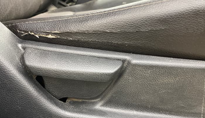 2013 Hyundai Eon ERA +, Petrol, Manual, 60,156 km, Driver Side Adjustment Panel