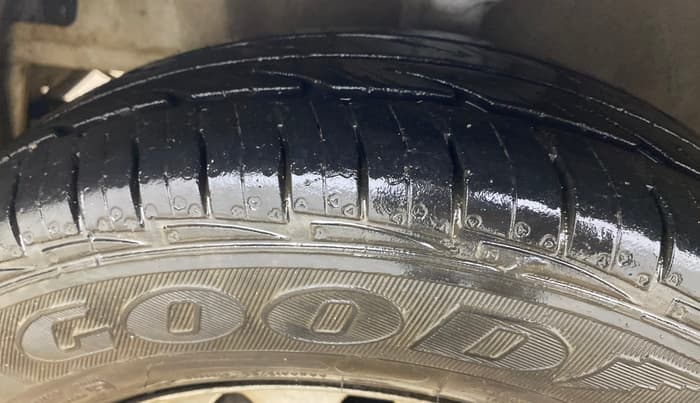 2013 Hyundai Eon ERA +, Petrol, Manual, 60,156 km, Left Front Tyre Tread