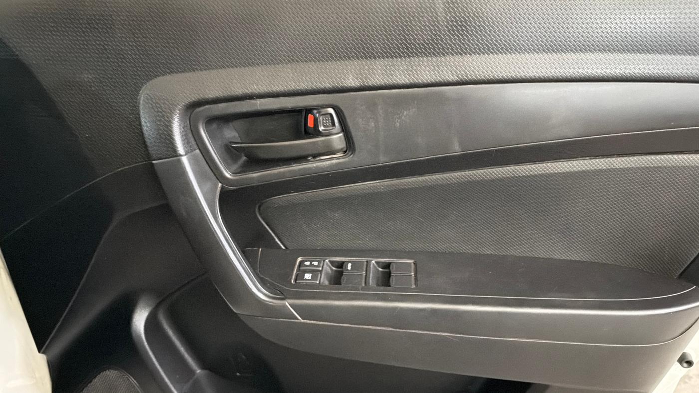 2022 Maruti Vitara Brezza LXI, CNG, Manual, 66,863 km, Driver Side Door Panels Control