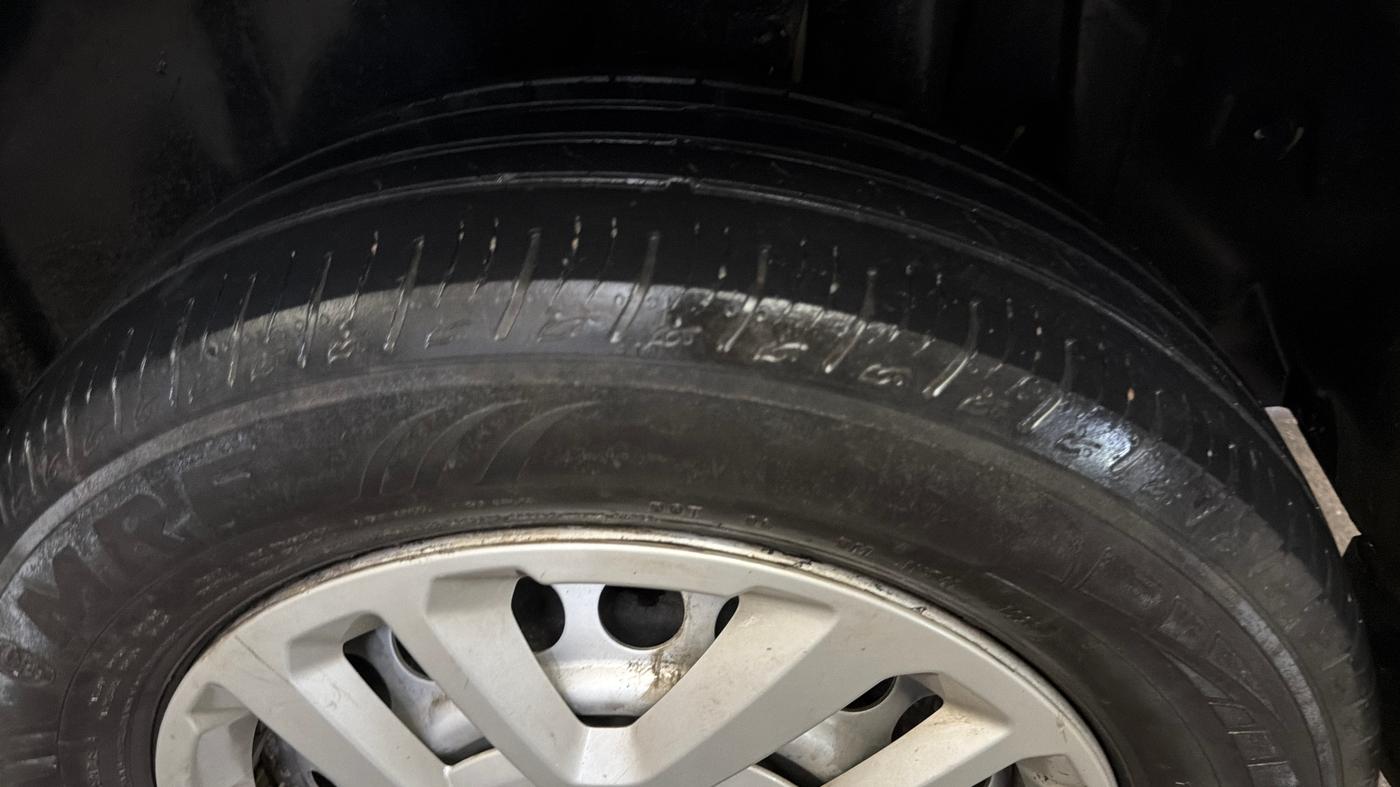 2022 Maruti Vitara Brezza LXI, CNG, Manual, 66,863 km, Left Rear Tyre Tread